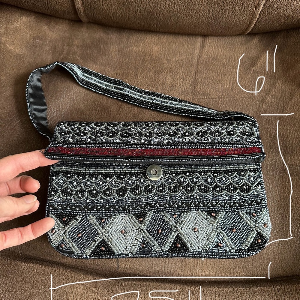 Elegant Black and Silver Beaded Clutch